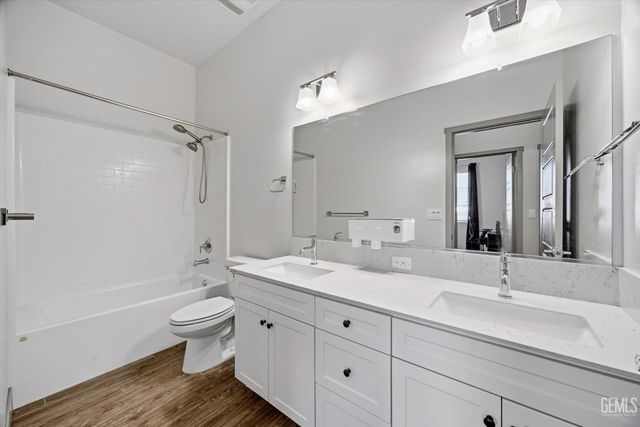 6618 Sycamore Wood Lane, Bakersfield, CA 93313