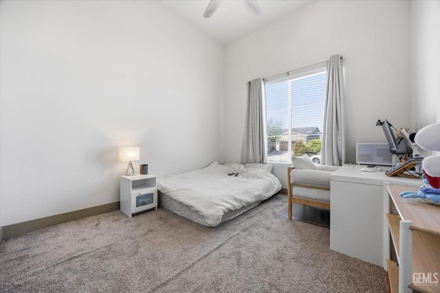 6618 Sycamore Wood Lane, Bakersfield, CA 93313