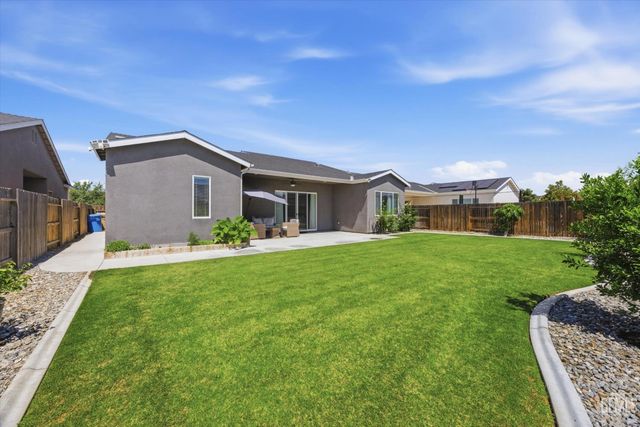 6618 Sycamore Wood Lane, Bakersfield, CA 93313