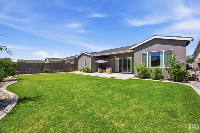 6618 Sycamore Wood Lane, Bakersfield, CA 93313