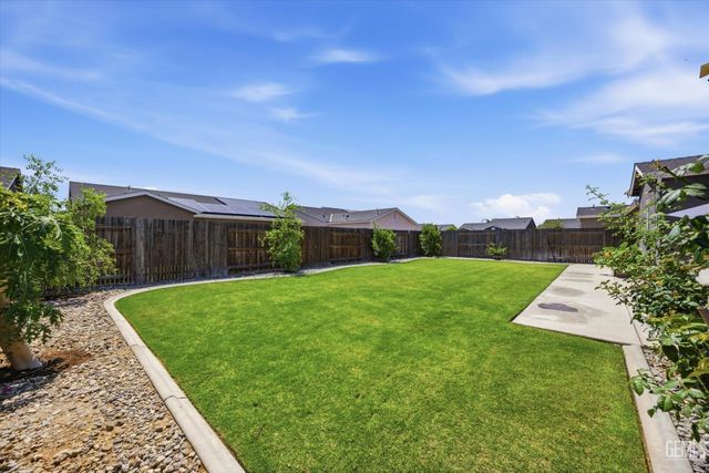 6618 Sycamore Wood Lane, Bakersfield, CA 93313