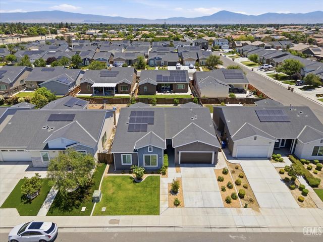 6618 Sycamore Wood Lane, Bakersfield, CA 93313