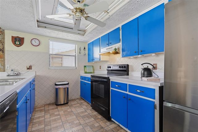 9135 FARMINGTON LANE, Port Richey, FL 34668
