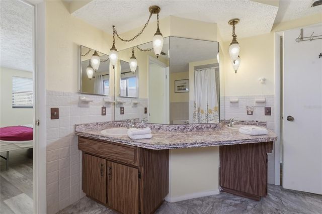 9135 FARMINGTON LANE, Port Richey, FL 34668