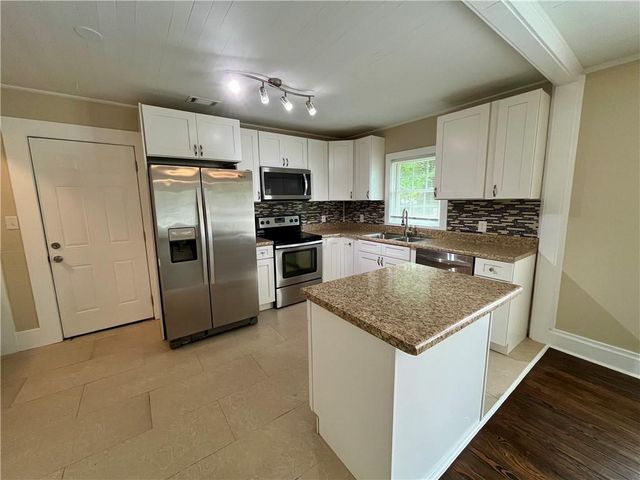 221 Bellview Street, Winder, GA 30680