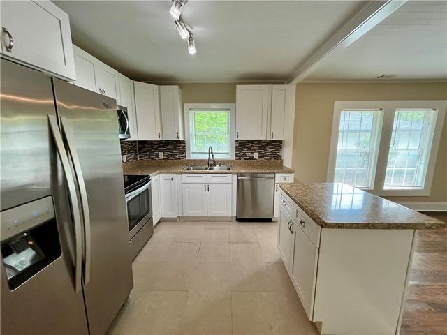 221 Bellview Street, Winder, GA 30680