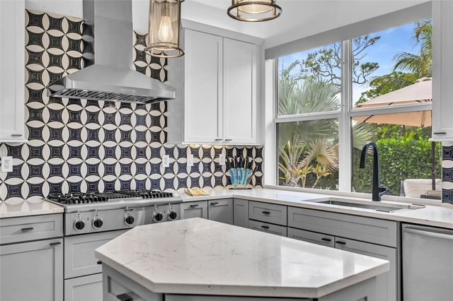 1722 NE 27th Drive, Wilton Manors, FL 33334