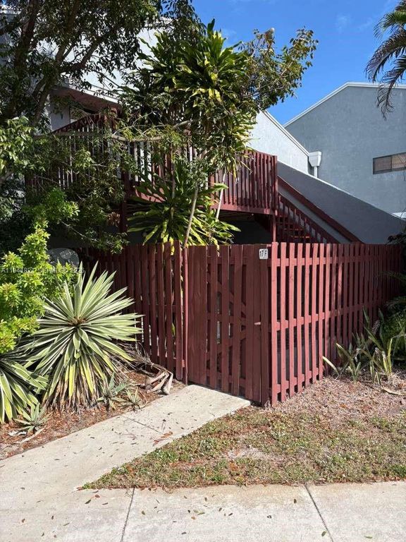 17 Crossings Cir F, Boynton Beach, FL 33435