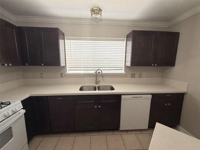 16103 Camino Del Sol Drive, Houston, TX 77083