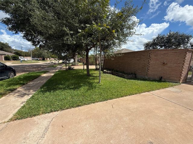 16103 Camino Del Sol Drive, Houston, TX 77083