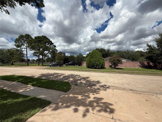 16103 Camino Del Sol Drive, Houston, TX 77083