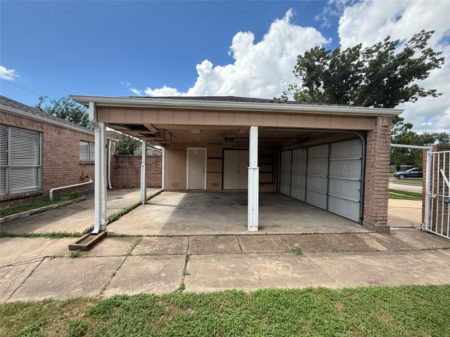 16103 Camino Del Sol Drive, Houston, TX 77083