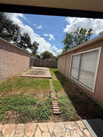 16103 Camino Del Sol Drive, Houston, TX 77083