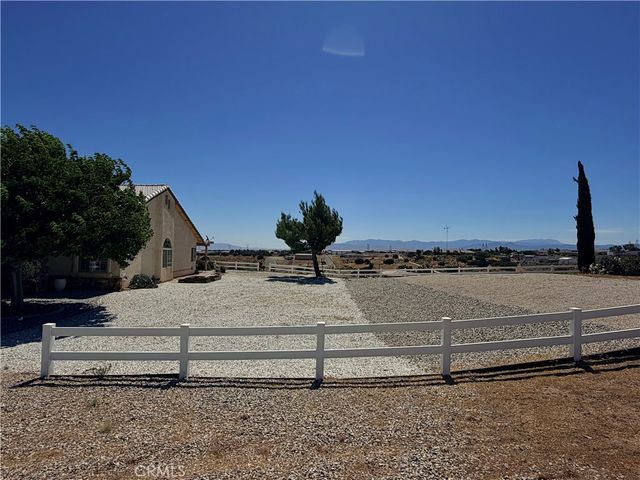 8535 Alta Mesa Road, Hesperia, CA 92344