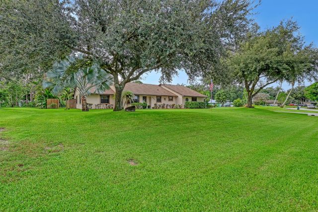 8581 SW 17TH Avenue, Stuart, FL 34997