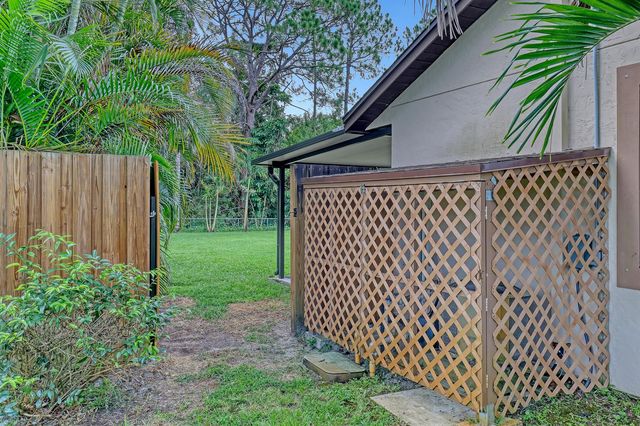8581 SW 17TH Avenue, Stuart, FL 34997