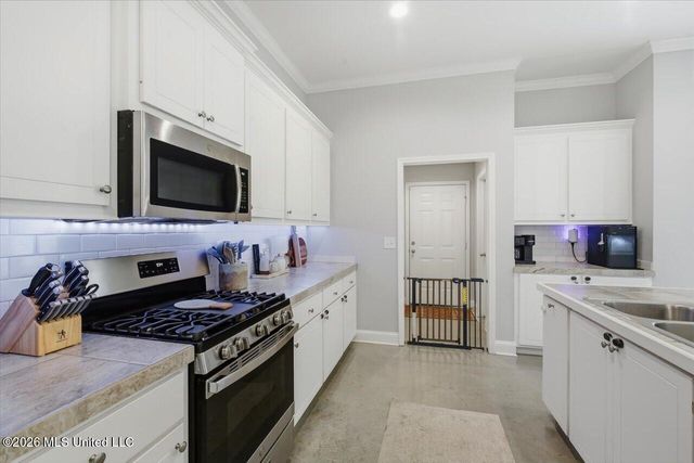 1402 Victoria Lane, Brandon, MS 39042