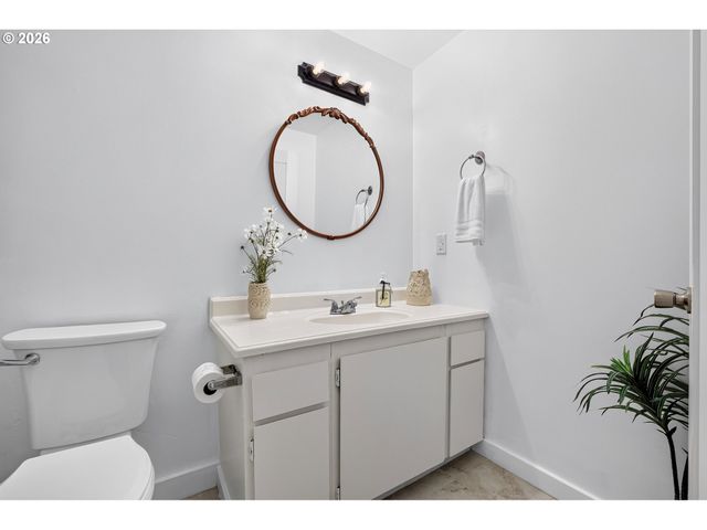 433 E 7TH St, Lafayette, OR 97127