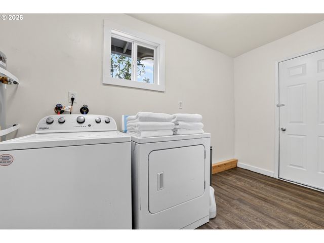 433 E 7TH St, Lafayette, OR 97127