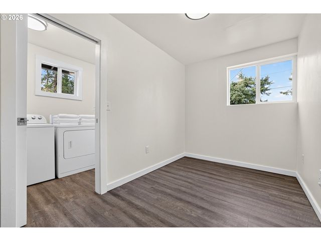 433 E 7TH St, Lafayette, OR 97127
