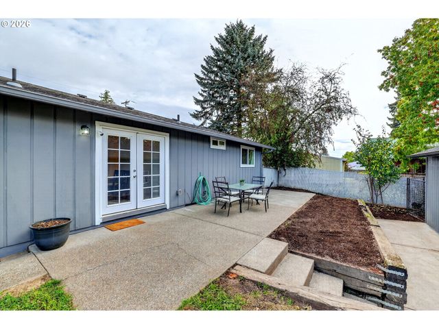 433 E 7TH St, Lafayette, OR 97127