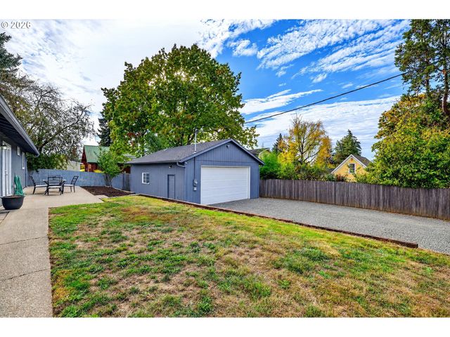 433 E 7TH St, Lafayette, OR 97127