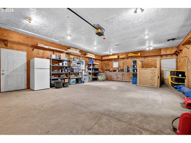 433 E 7TH St, Lafayette, OR 97127