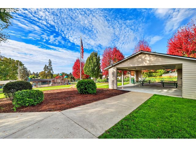433 E 7TH St, Lafayette, OR 97127