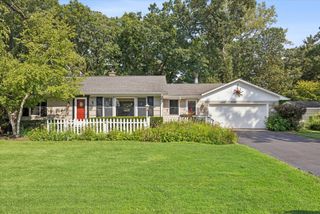 309 Forest Knoll Road, Lake Bluff, IL 60044