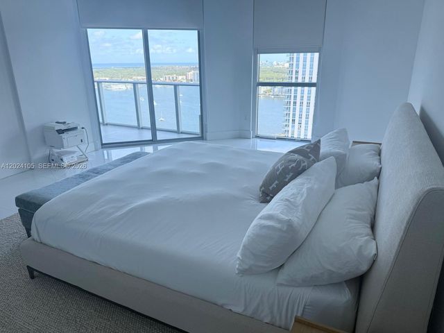 17301 Biscayne Blvd 2305, North Miami Beach, FL 33160