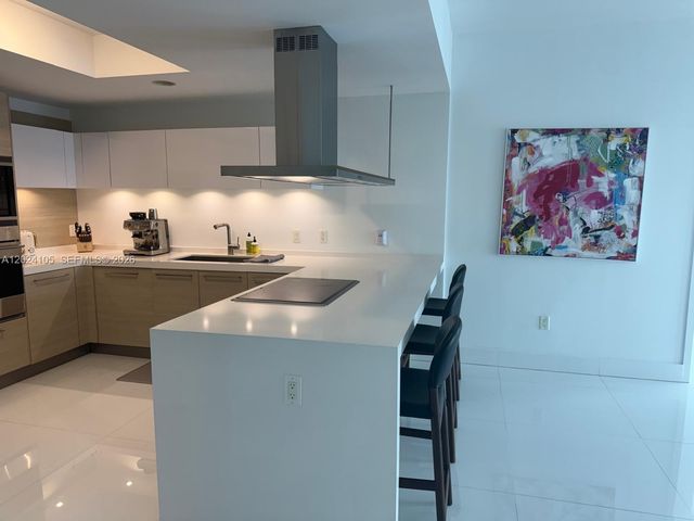 17301 Biscayne Blvd 2305, North Miami Beach, FL 33160