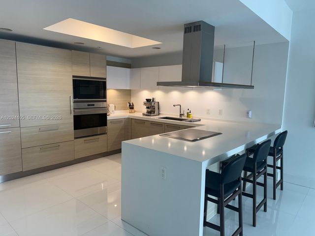 17301 Biscayne Blvd 2305, North Miami Beach, FL 33160