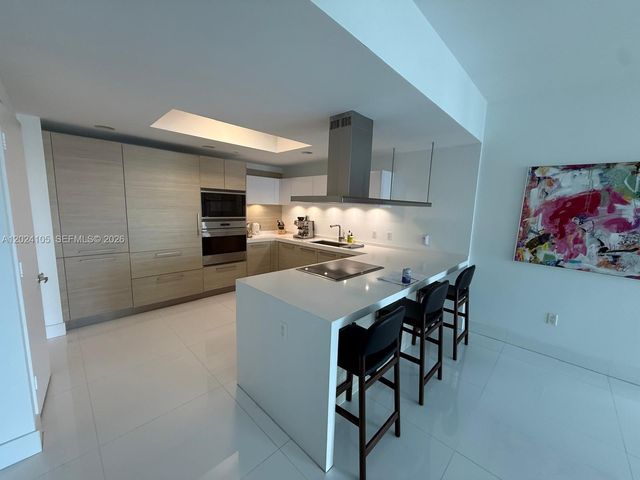17301 Biscayne Blvd 2305, North Miami Beach, FL 33160