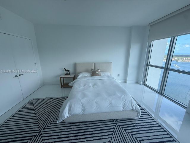 17301 Biscayne Blvd 2305, North Miami Beach, FL 33160