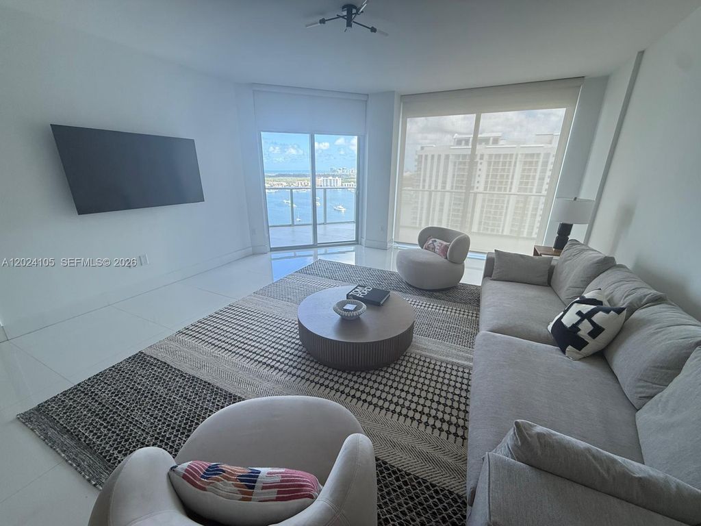 17301 Biscayne Blvd 2305, North Miami Beach, FL 33160
