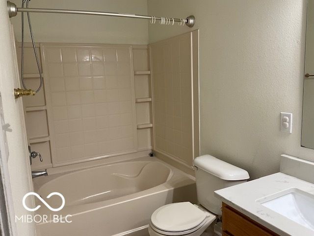 10056 Clear Creek Circle, Indianapolis, IN 46234