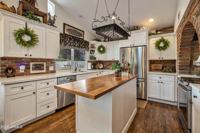 521 W WAKONDA Lane, Phoenix, AZ 85023