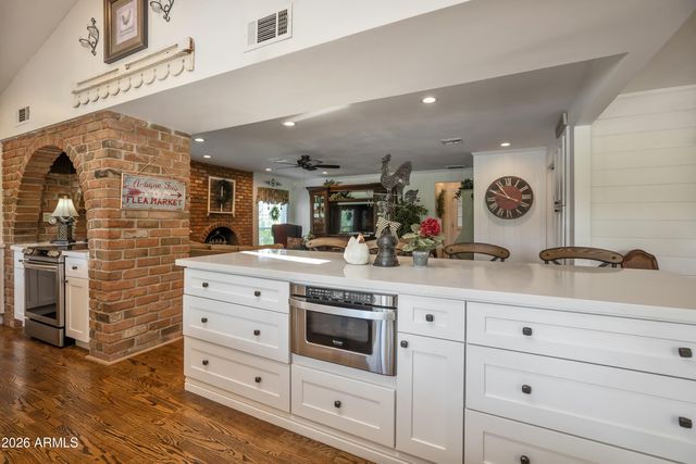 521 W WAKONDA Lane, Phoenix, AZ 85023