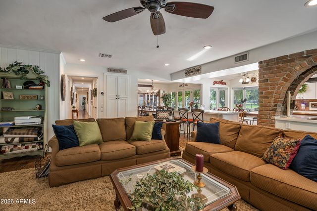 521 W WAKONDA Lane, Phoenix, AZ 85023