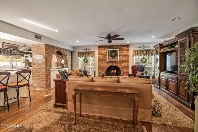 521 W WAKONDA Lane, Phoenix, AZ 85023