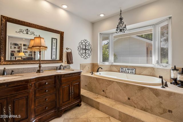 521 W WAKONDA Lane, Phoenix, AZ 85023