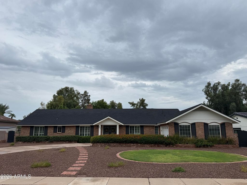521 W WAKONDA Lane, Phoenix, AZ 85023 — exterior