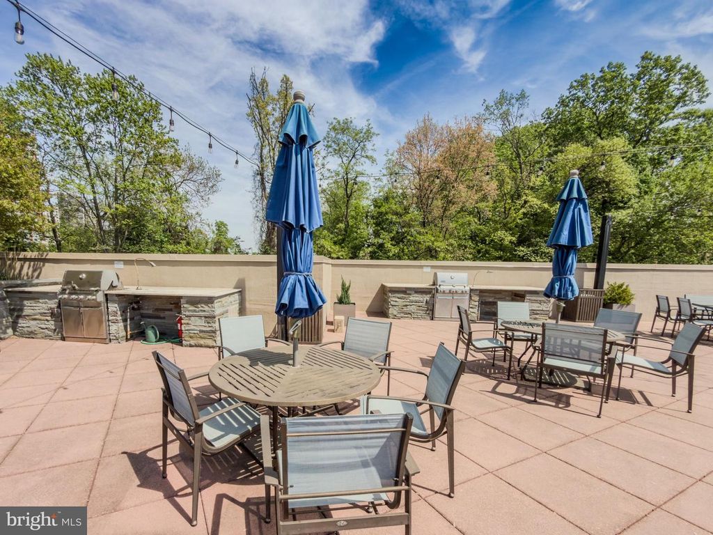 Image 25 of property listing at 5800 NICHOLSON LN #1-205, Rockville, MD 20852
