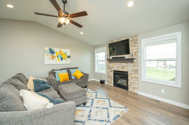 614 Alpha Street NW, Bondurant, IA 50035