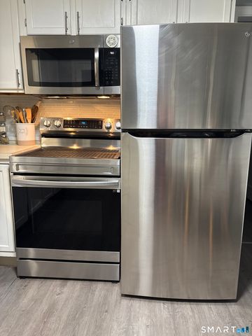 55 New Hanover Avenue, Meriden, CT 06451