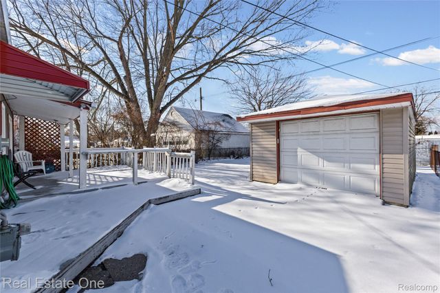 6141 Harrison Street, Garden City, MI 48135