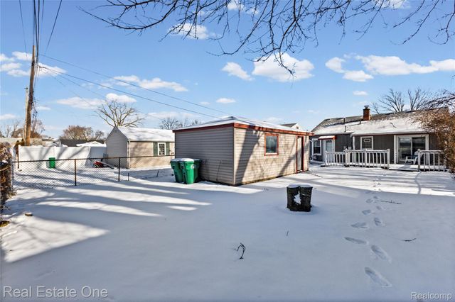 6141 Harrison Street, Garden City, MI 48135