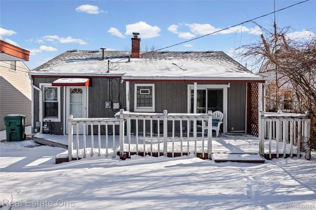 6141 Harrison Street, Garden City, MI 48135