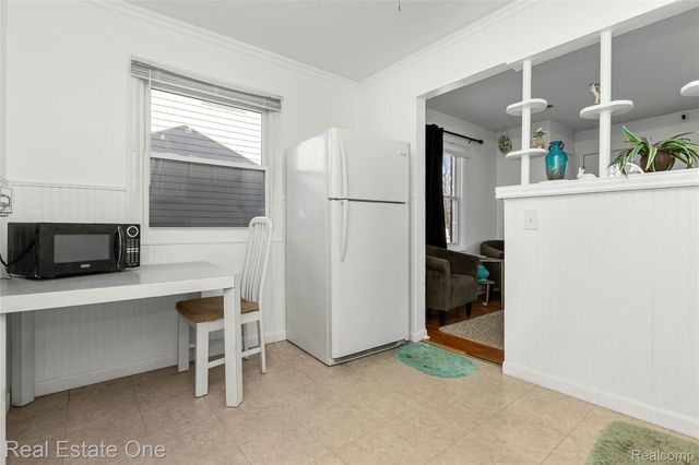 6141 Harrison Street, Garden City, MI 48135