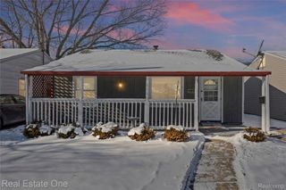 6141 Harrison Street, Garden City, MI 48135